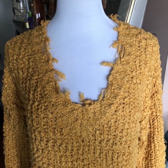 Cozy Rue 21 sweater - Picture 2 of 6
